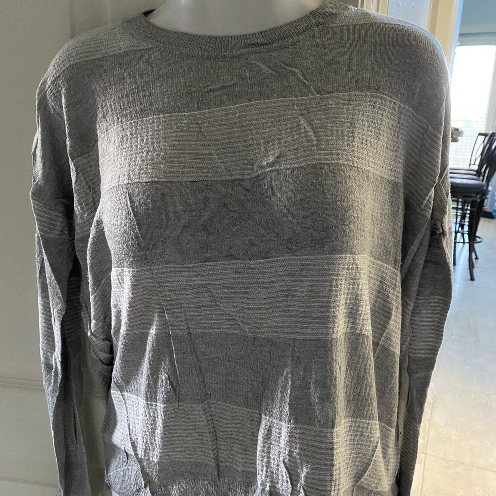 Pretty sweater!!